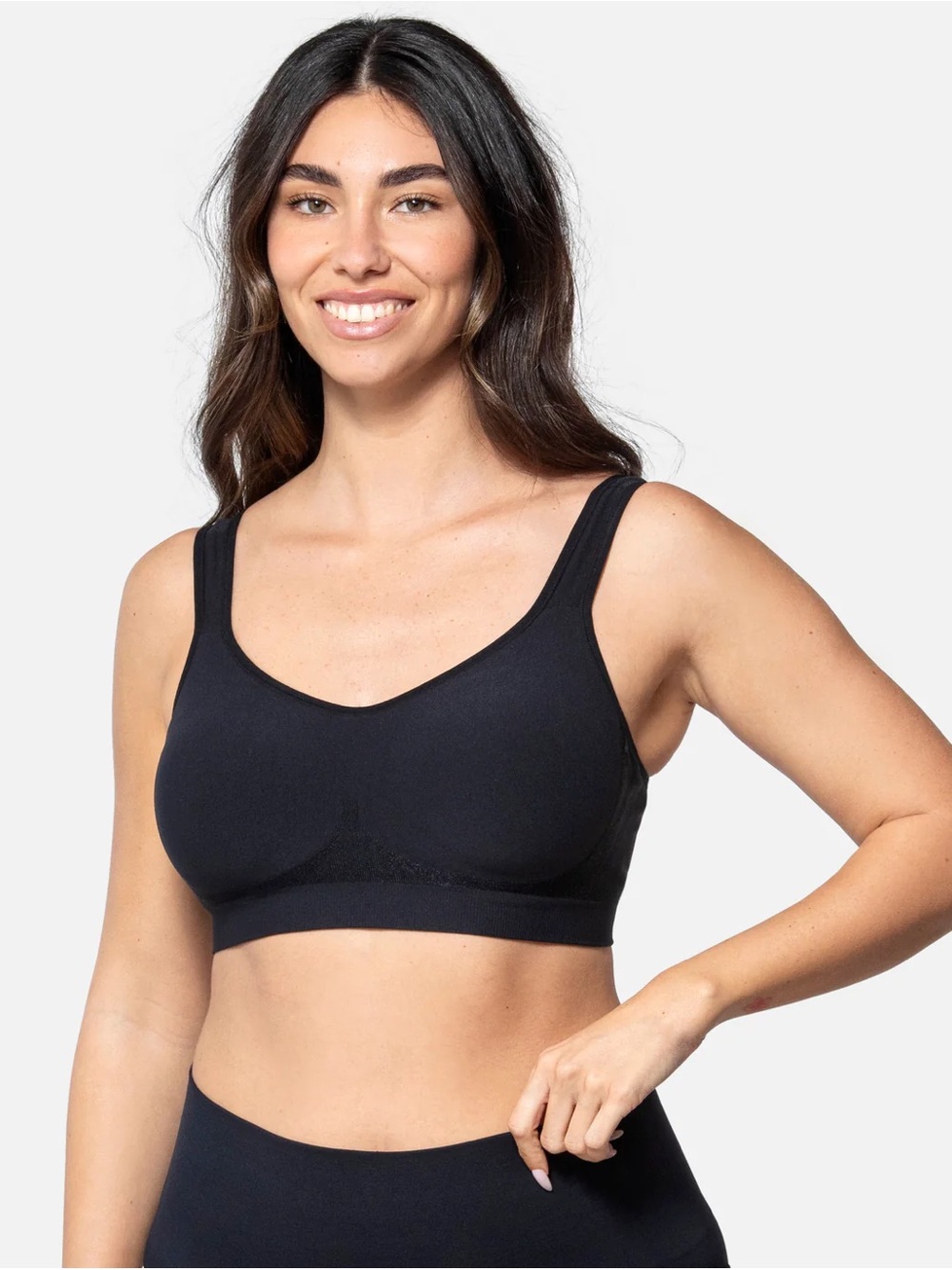 $42 UnderOutfit 457 THE COMFORT SHAPING BRA in black L